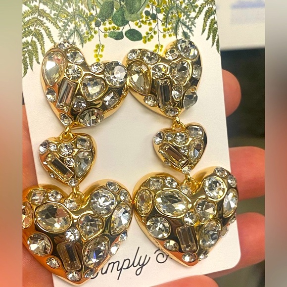 Gorgeous large bold statement Pave heart earrings - Picture 2 of 4